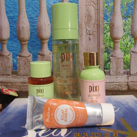 Skin Care Set - Picture 2 of 9